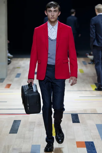 Look 14